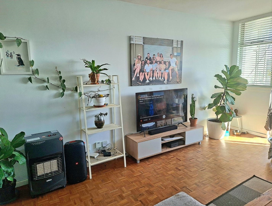 2 Bedroom Property for Sale in Sea Point Western Cape